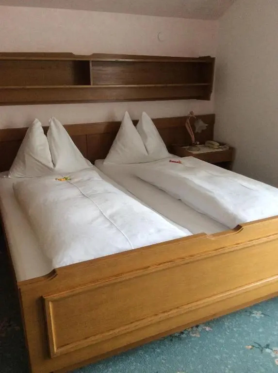 Fertschey Pension - Chambres