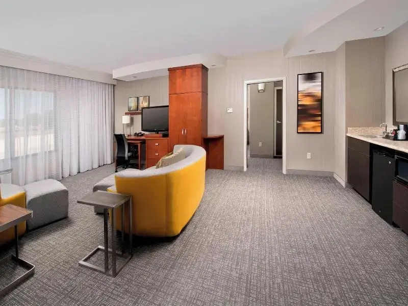 Double Suite (full double bed)