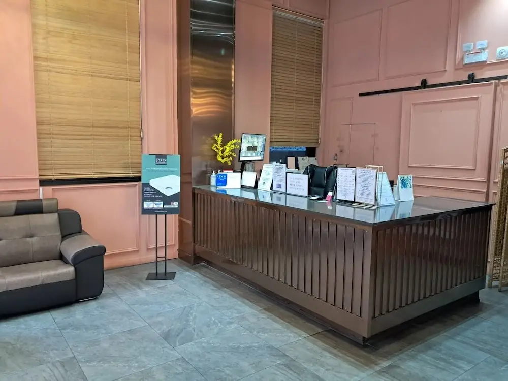 Lobby & Reception