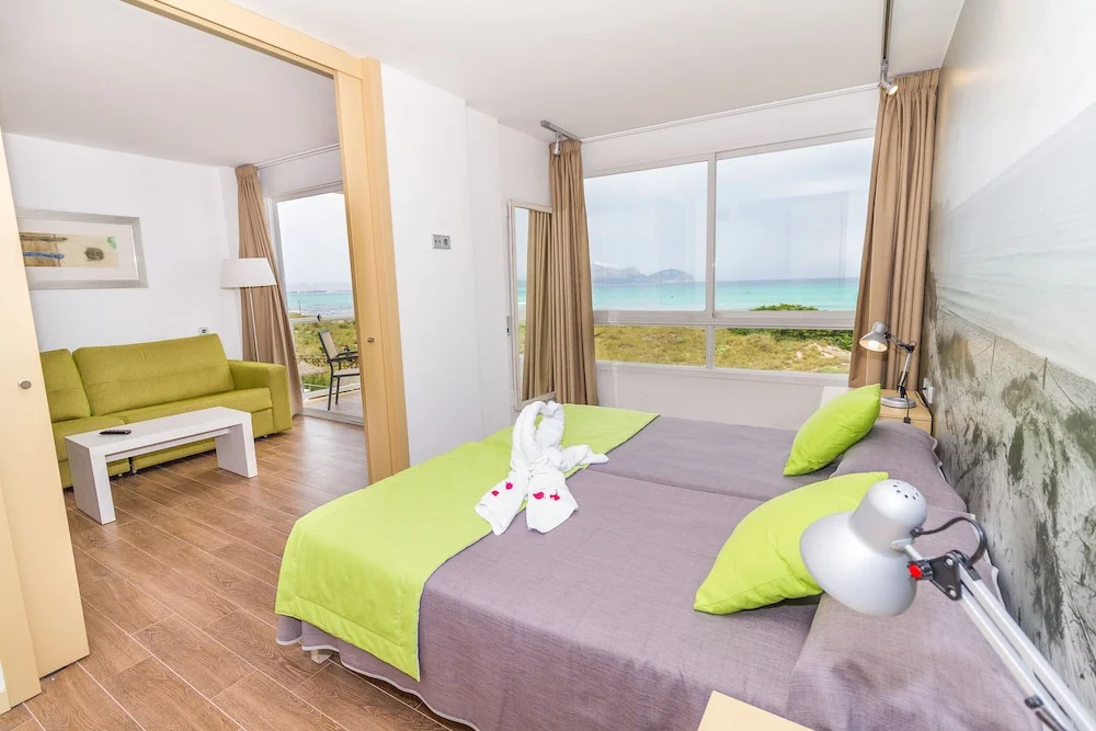 1 Bedroom Standard Apartment with balcony and with partial sea view