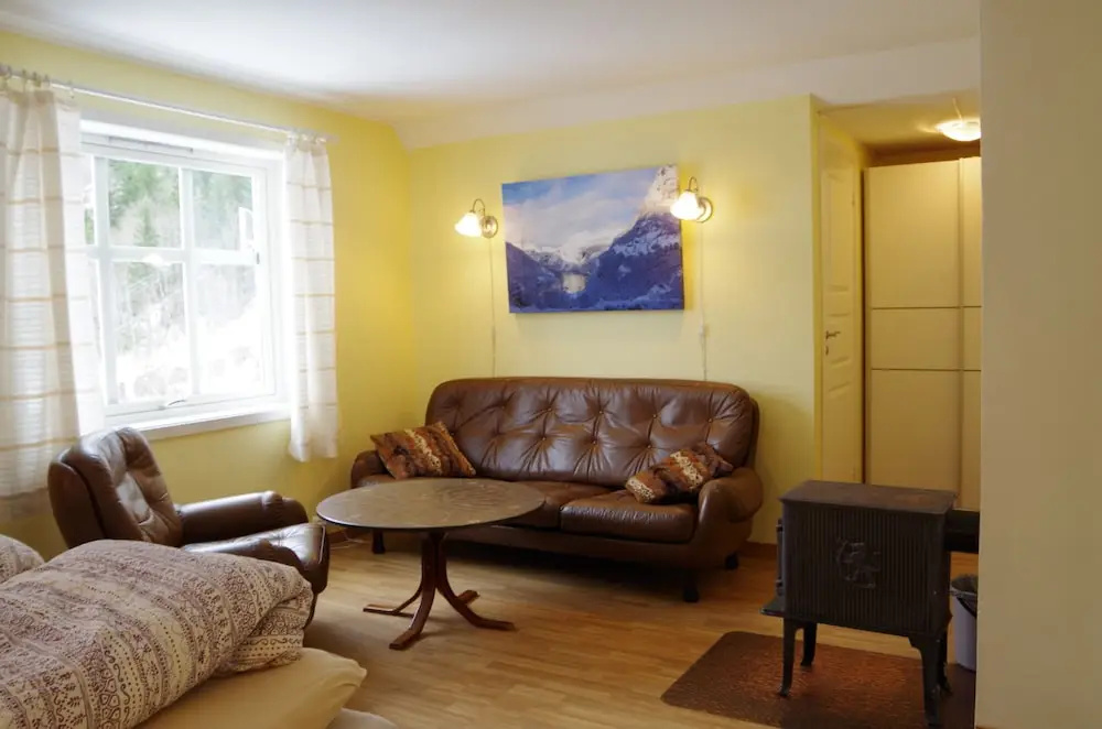 Deluxe Double room (full double bed)