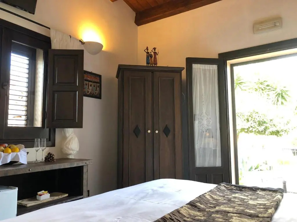 Standard Double room with garden view (full double bed)