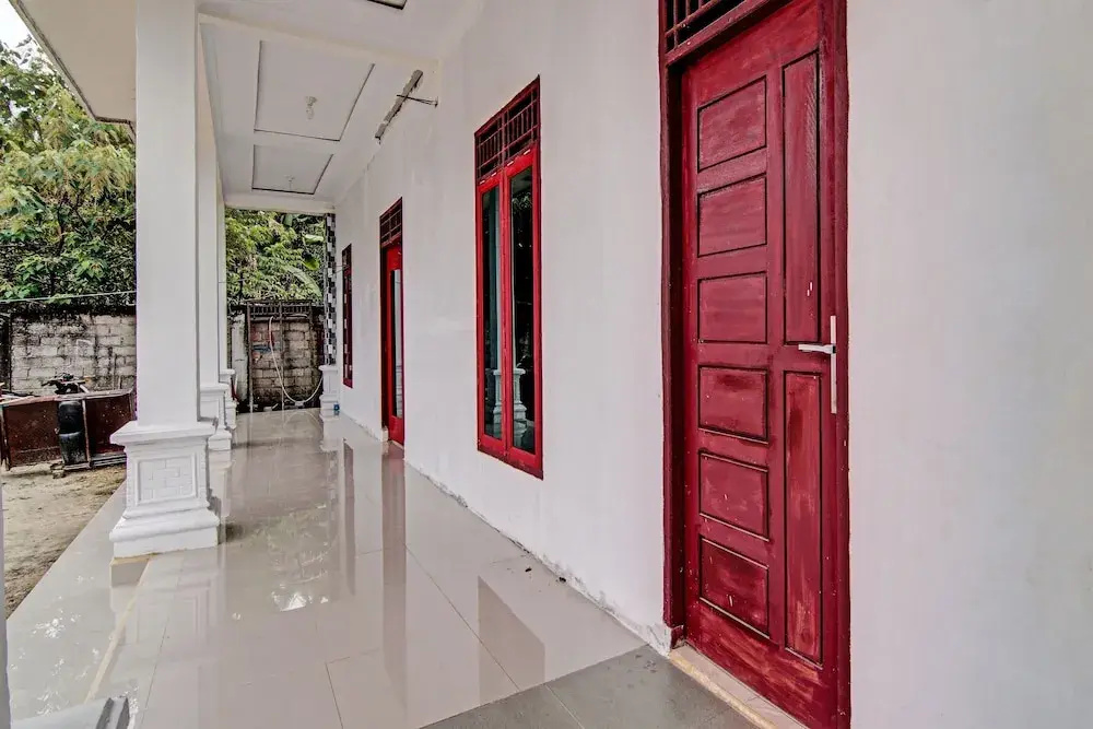 Hotel O Wisma Cendana Syariah Near PASAR FLAMBOYAN