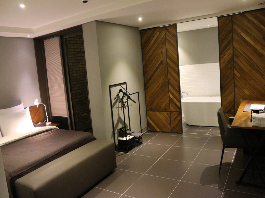 Premium Double room (full double bed)