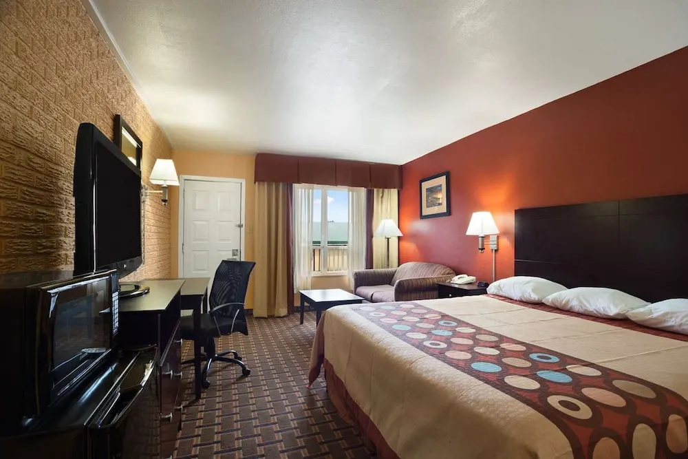 Standard Double room with balcony (full double bed)