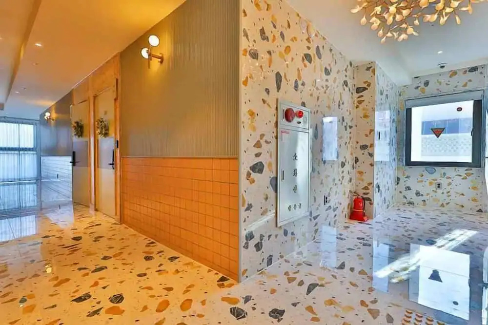Lobby & Reception