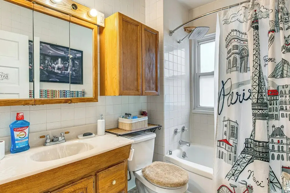 1 Mi to Dtwn: Colorful Binghamton Home