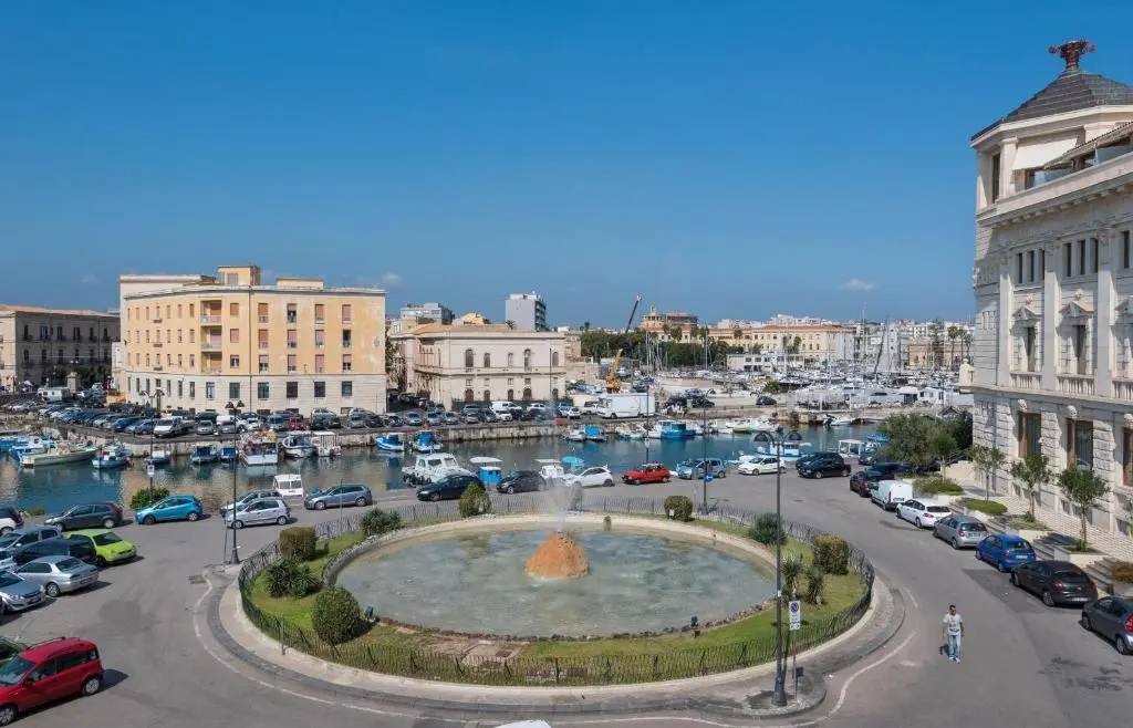 Appartamento Darsena With Terrace by Wonderful Italy