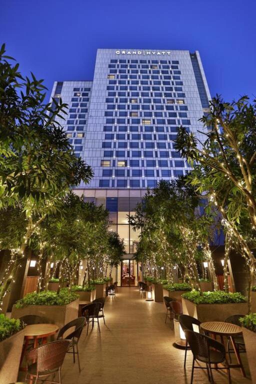 Grand Hyatt by null
