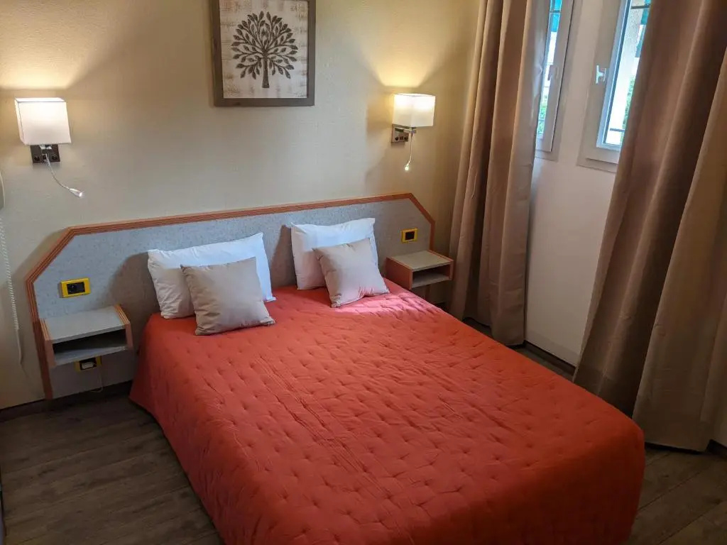 Le Pradet Hotel - Chambres