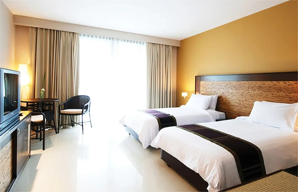Номер Superior с балконом и с видом на сад в Tara Mantra Cha Am Resort