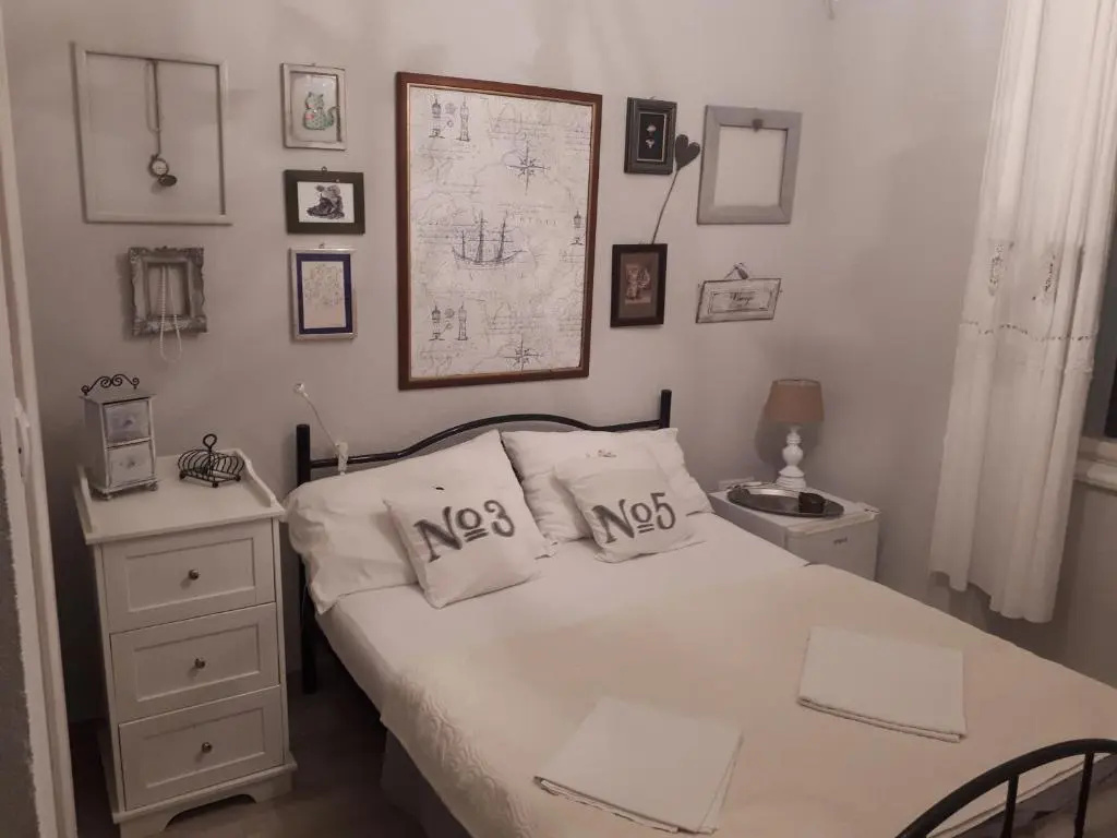 Standard Double room with garden view (full double bed)
