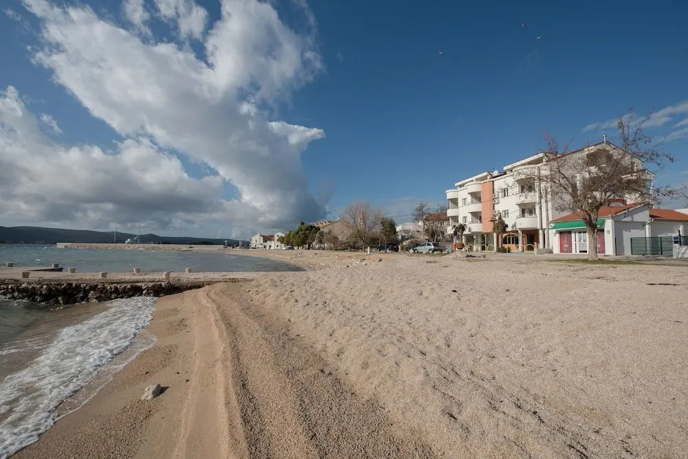 Beach & Waterfront