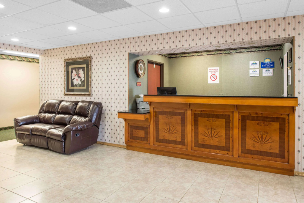 Lobby & Reception