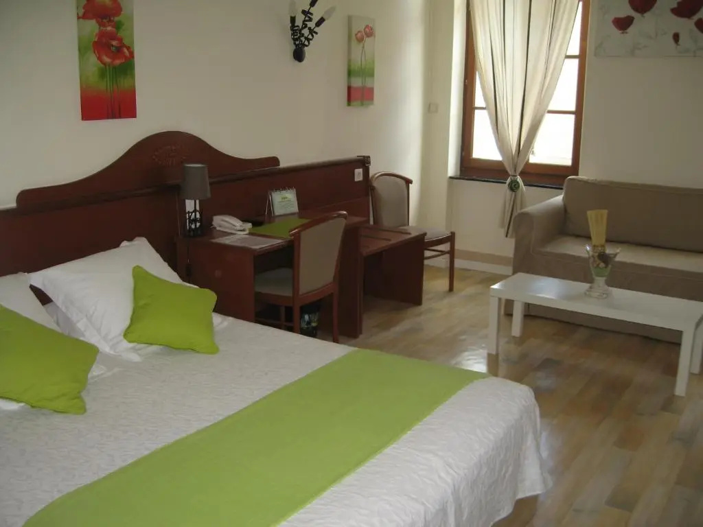 Logis Hôtel Restaurant Résidence - Chambres