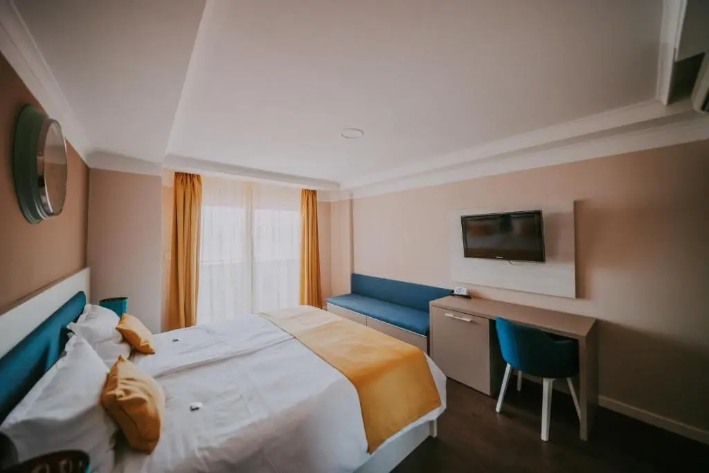 Standard Double room with balcony and with sea view (full double bed)