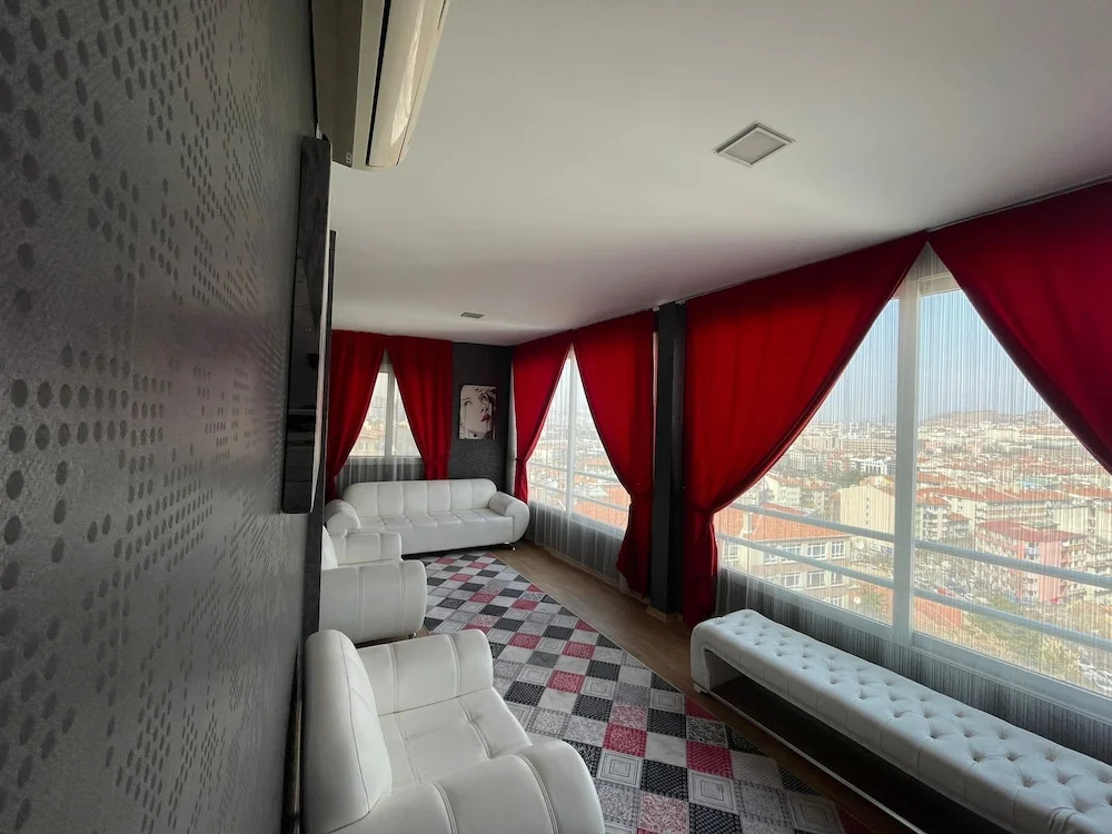 Double Suite full double bed