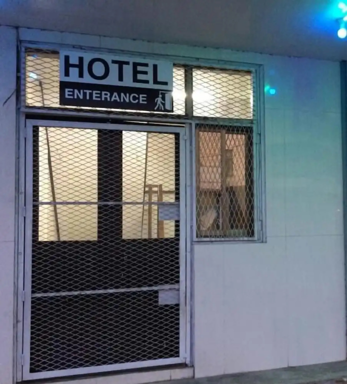 Hotel Midnight