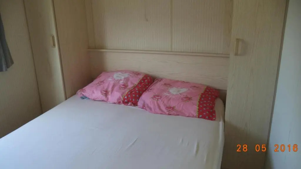 2 Bedrooms Chalet
