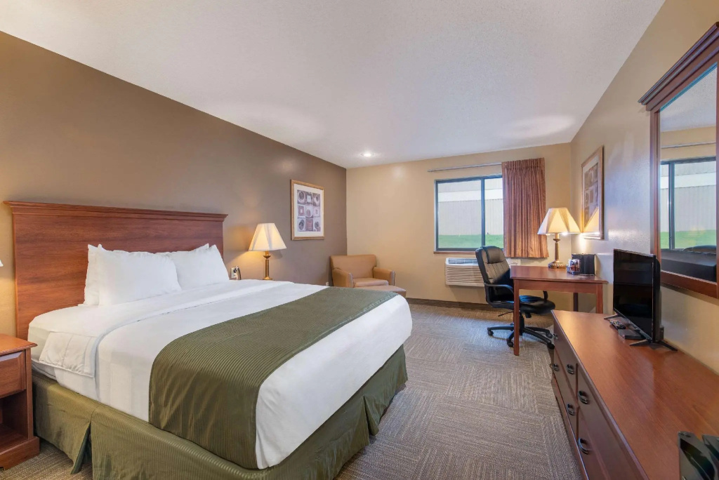 Standard Double room (full double bed)