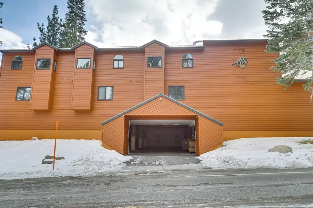 Mammoth Lakes Condo: Walk to Village & Gondola!