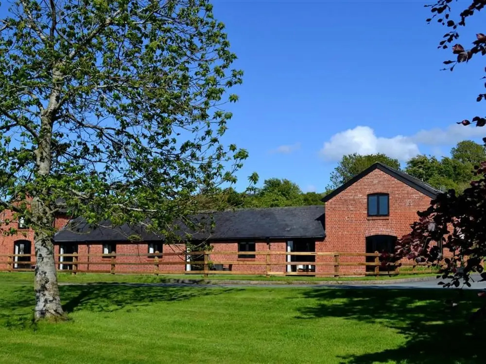 Luxurious Holiday Home in South Wales Near River