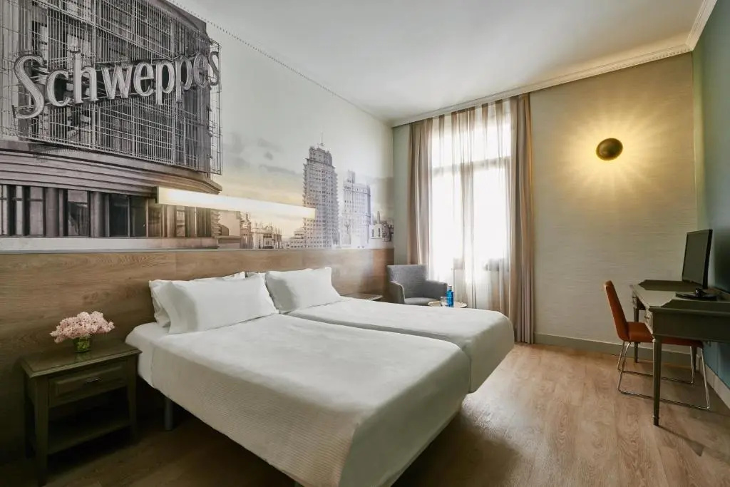 Double room (full double bed)