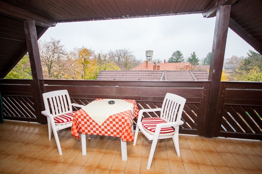 Balcony & Terrace
