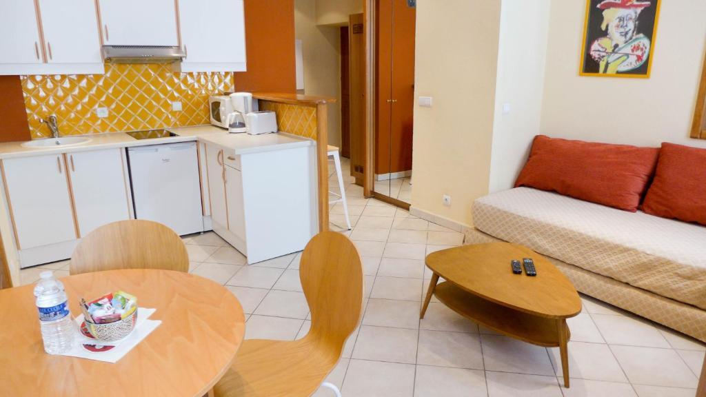 1 Bedroom Apartment