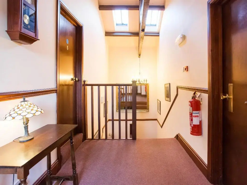 Lobby & Reception