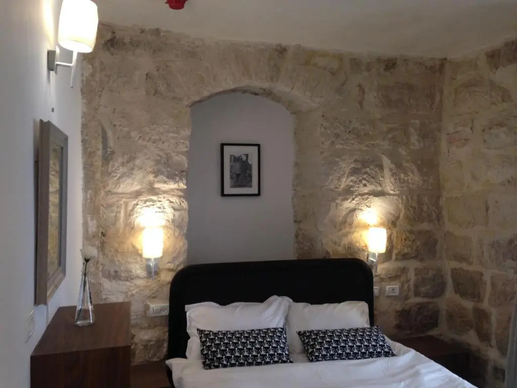 Classic Double room (full double bed)