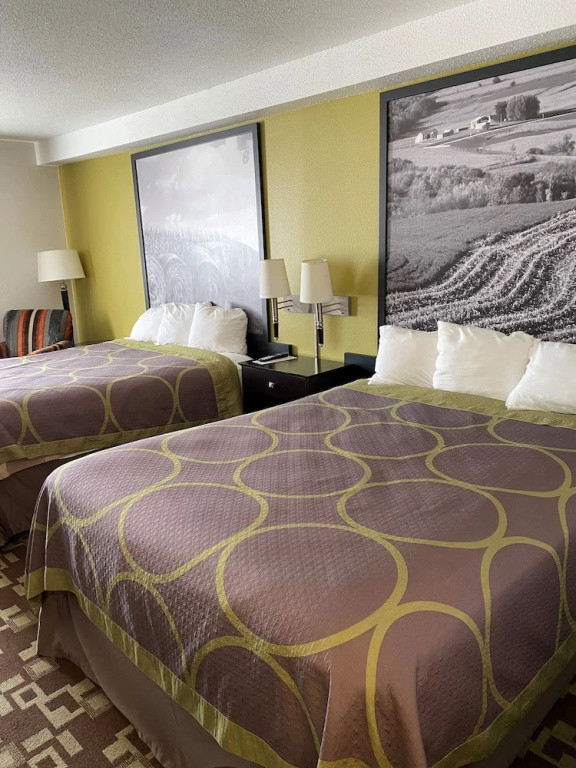 Economy room