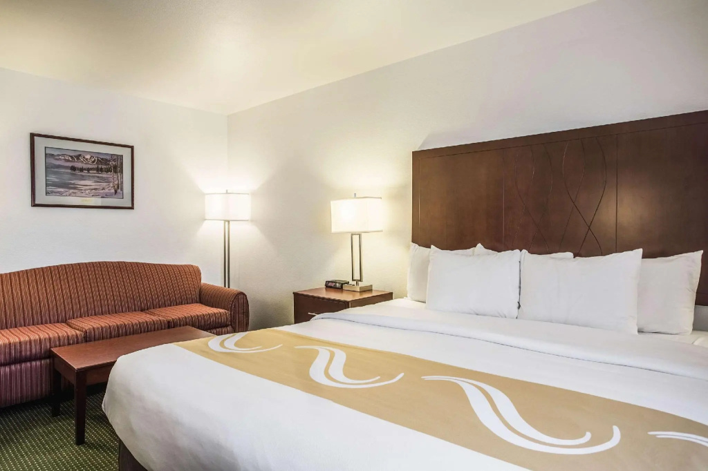Double Suite (full double bed)