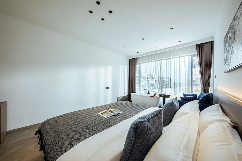 Economy room