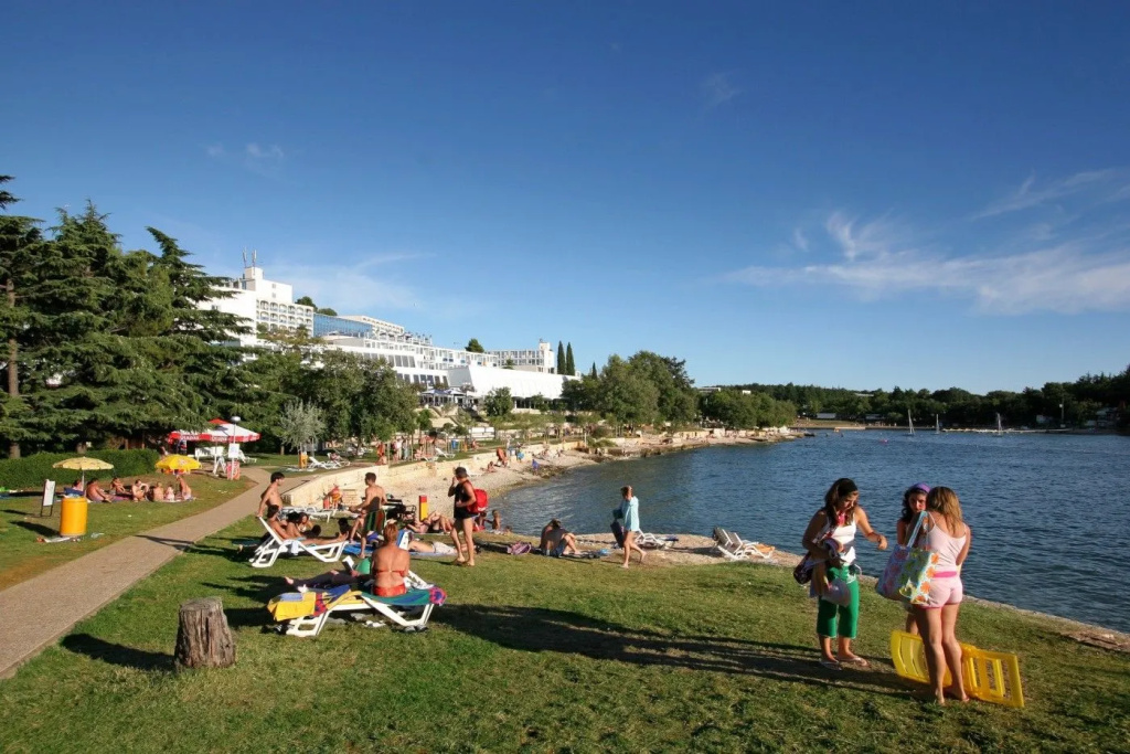 Beach & Waterfront