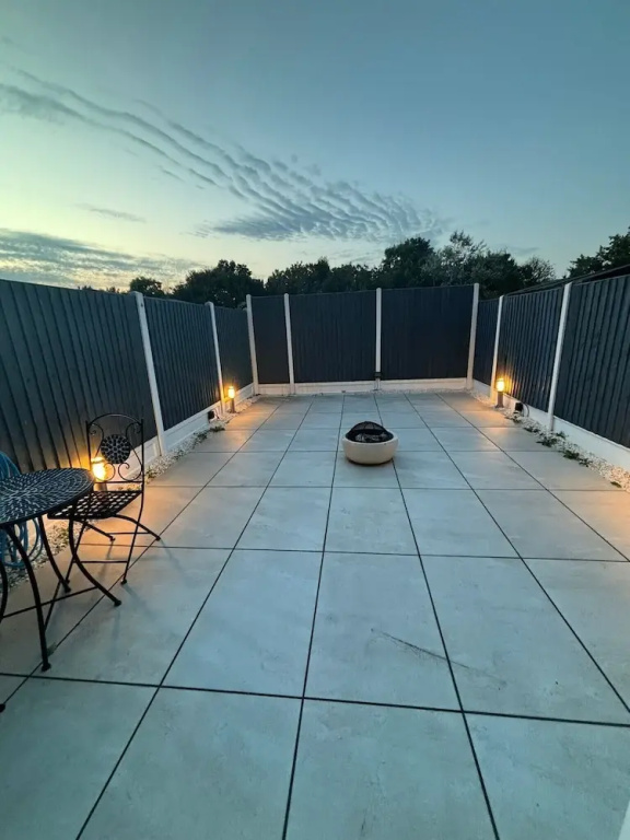 Dartford, 4 Beds, Sleeps 8, Near Bluewater and M25
