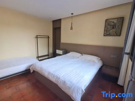 4 Bedrooms Family Villa