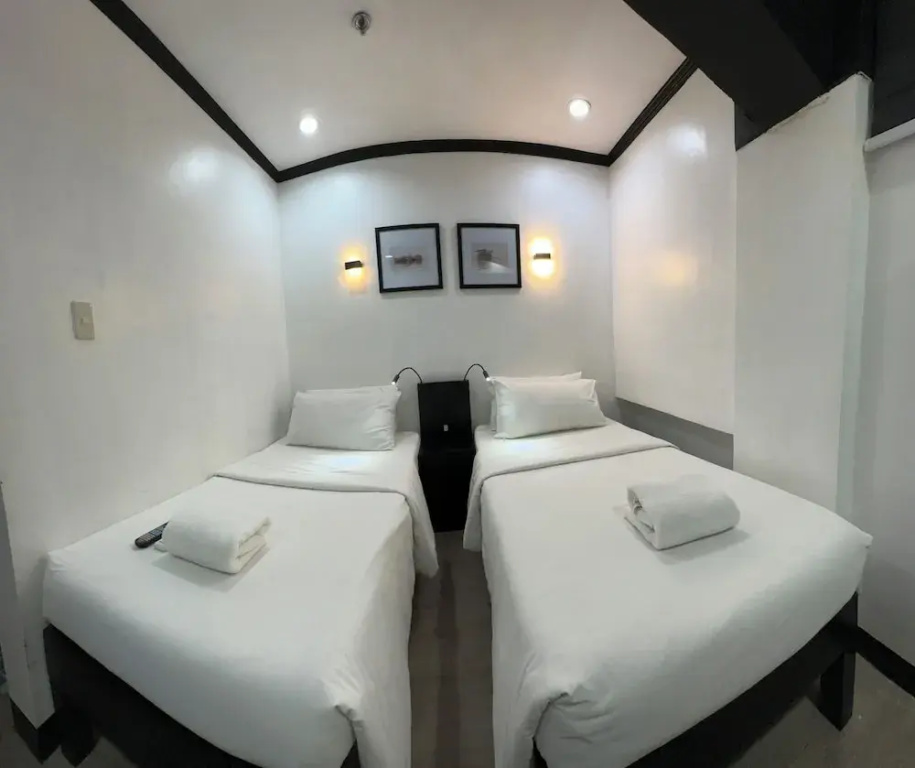 Economy Double room (twin beds)