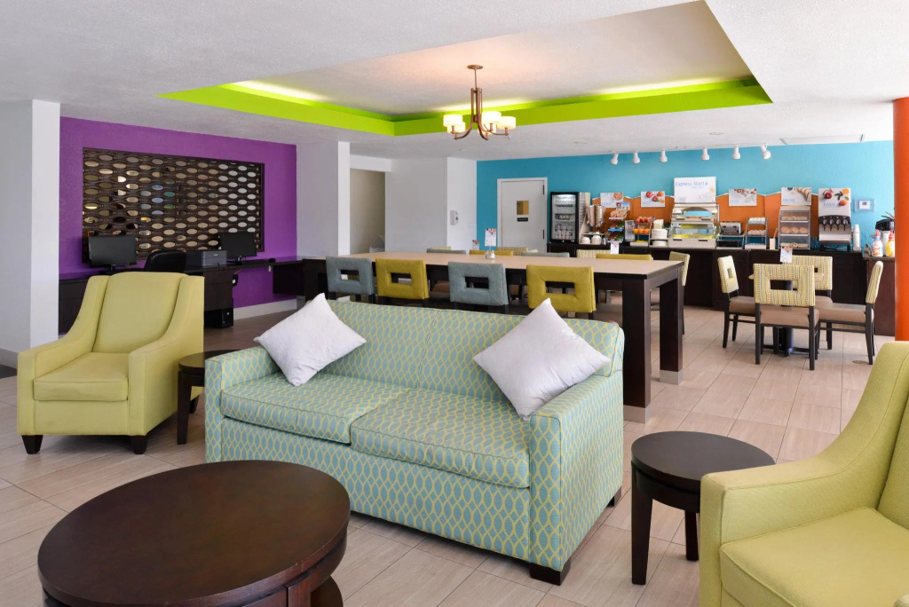 Holiday Inn Express & Suites Florida City by IHG - фото 25