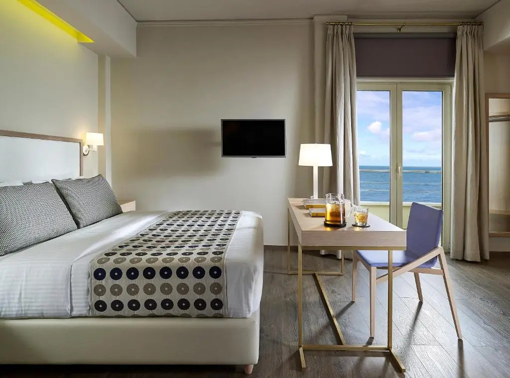 Superior Double room with sea view (full double bed)