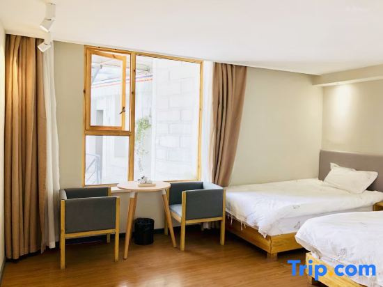 Deluxe Double room (twin beds)