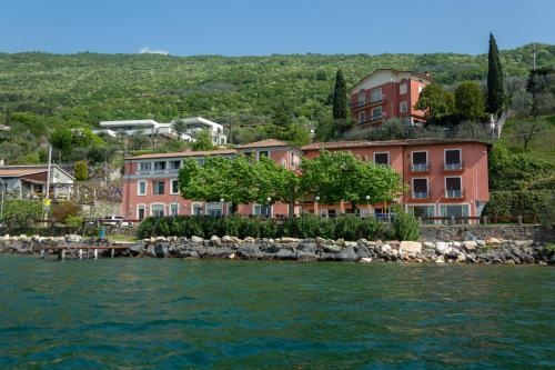 Beach & Waterfront