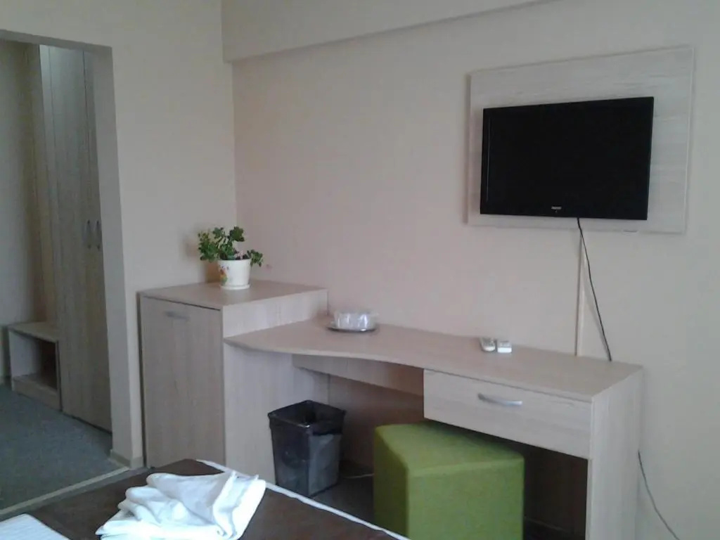 Standard Double room with balcony (full double bed)