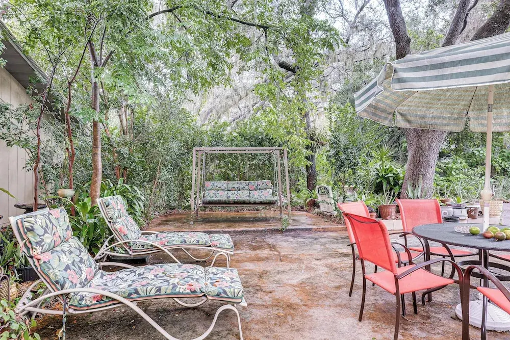 Tampa Area Home w/ Indoor Pool, Families Welcome!