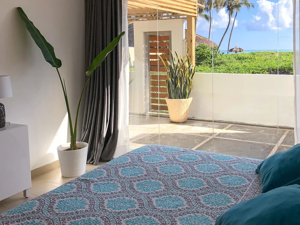Oceanfront New Condo on the Beach