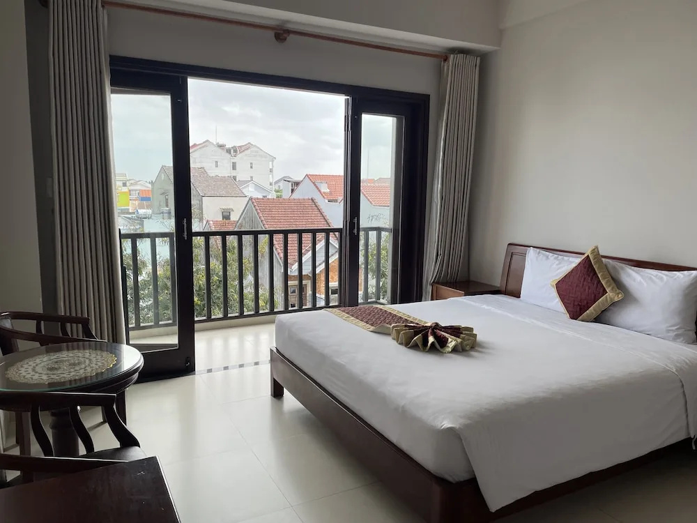 Deluxe Double room with balcony and with view (full double bed)