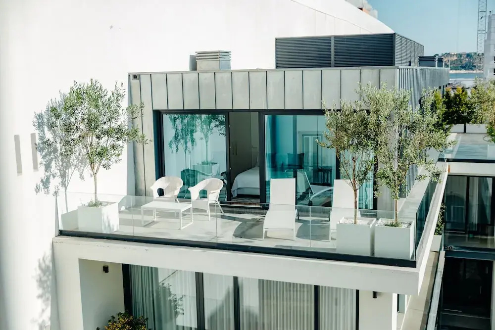 Balcony & Terrace
