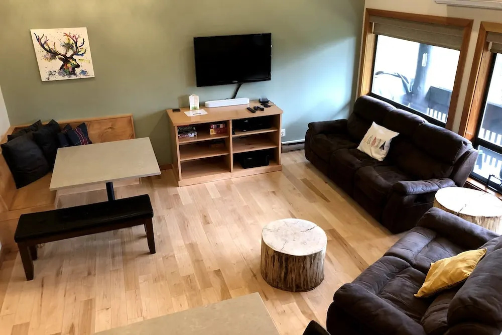 3 Bedrooms Apartment