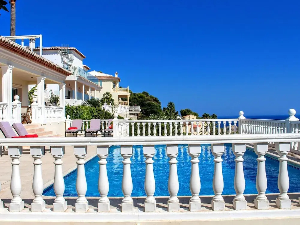 Villa With Heated Pool