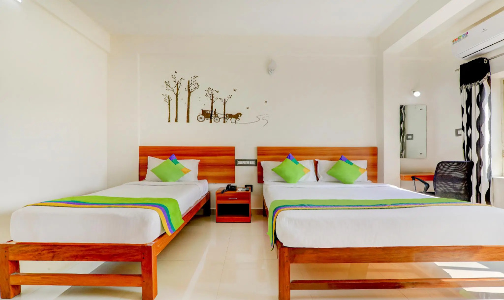 Deluxe Double room (full double bed)